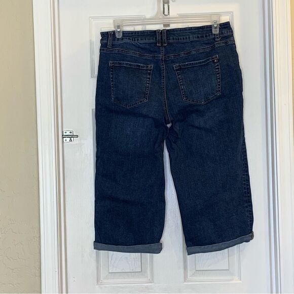 M Jeans by Maurice’s Mid-Rise Rolled Cuff Cropped Jeans Size 14W - Picture 9 of 9
